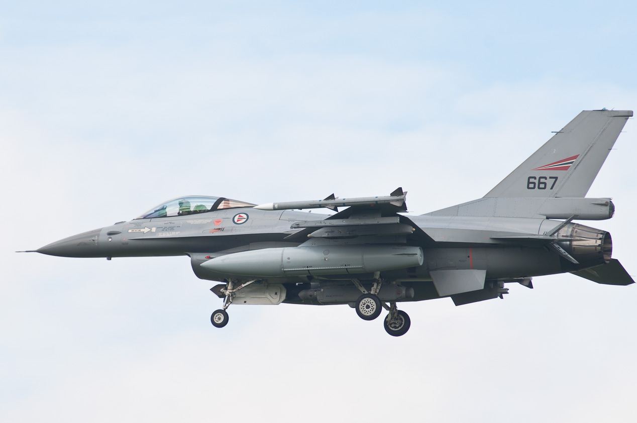 Royal_Norwegian_Air_Force_(667)_F-16A_Block_20_MLU